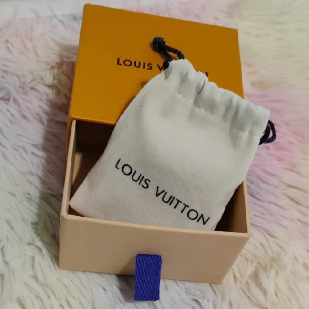 SALE! Louis Vuitton Vernis Cream Wrap Around Bracelet Gold Buckle/Box/Bag - Picture 11 of 11